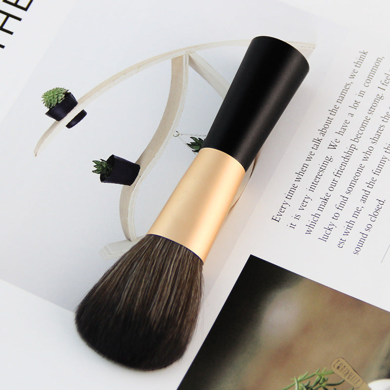 Single Short Handle Makeup Brush Foundation Makeup Sweep Makeup Tool Single Short Handle Makeup Brush Foundation Makeup Sweep Makeup Tool